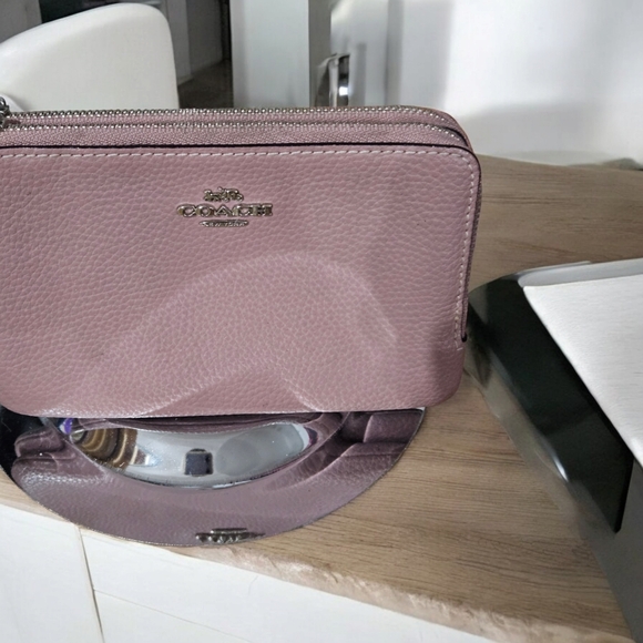 Coach EUC Double Corner Zip Wristlet SV/Soft Lilac - Picture 3 of 5